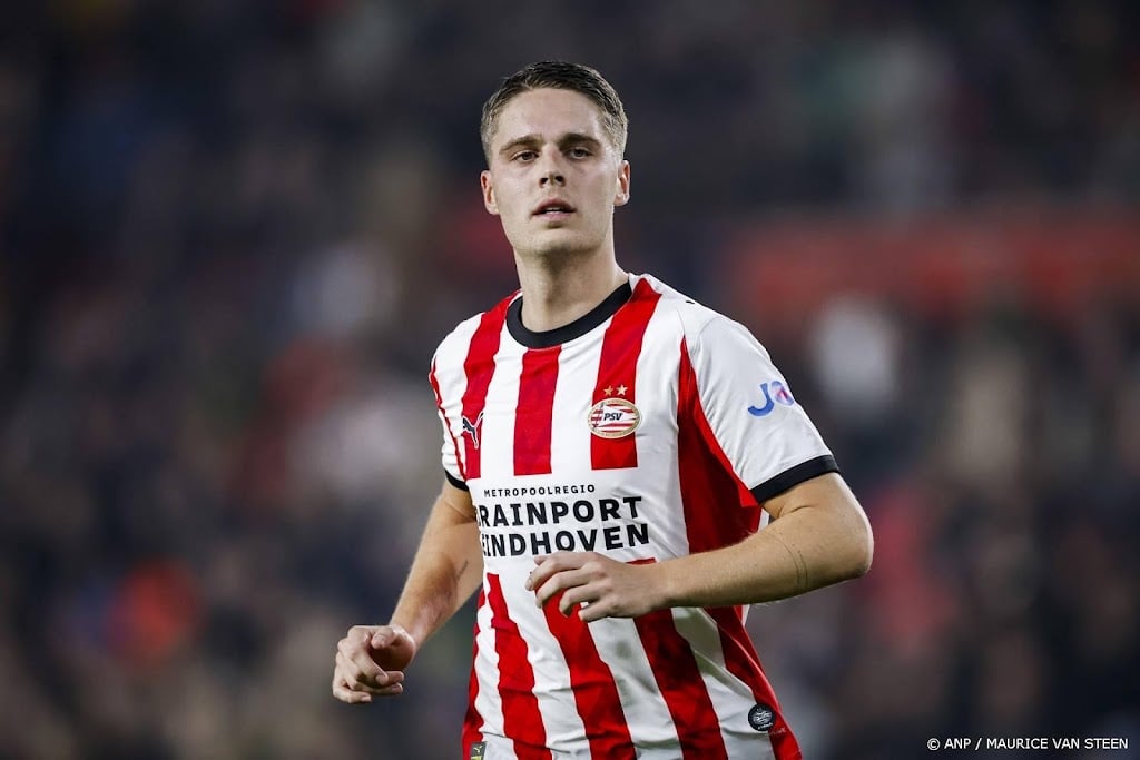Middenvelder Veerman van PSV naar het Duitse Borussia Dortmund 