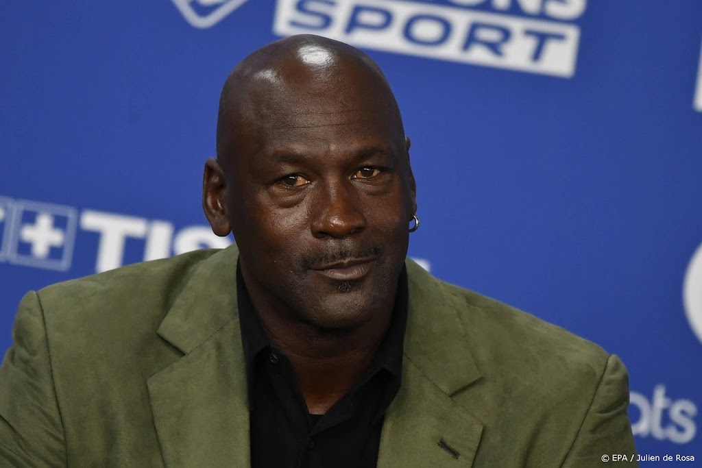 Ruim 10 miljoen euro voor shirt dat Michael Jordan in 1998 droeg