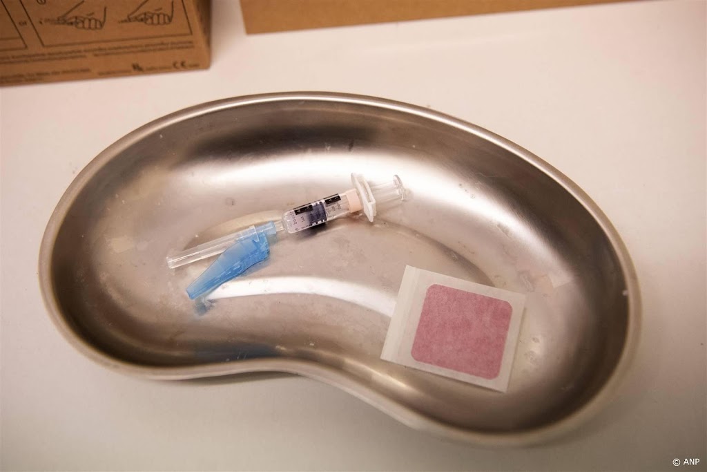 Vaccinaties door verloskundigen en op school in Den Haag