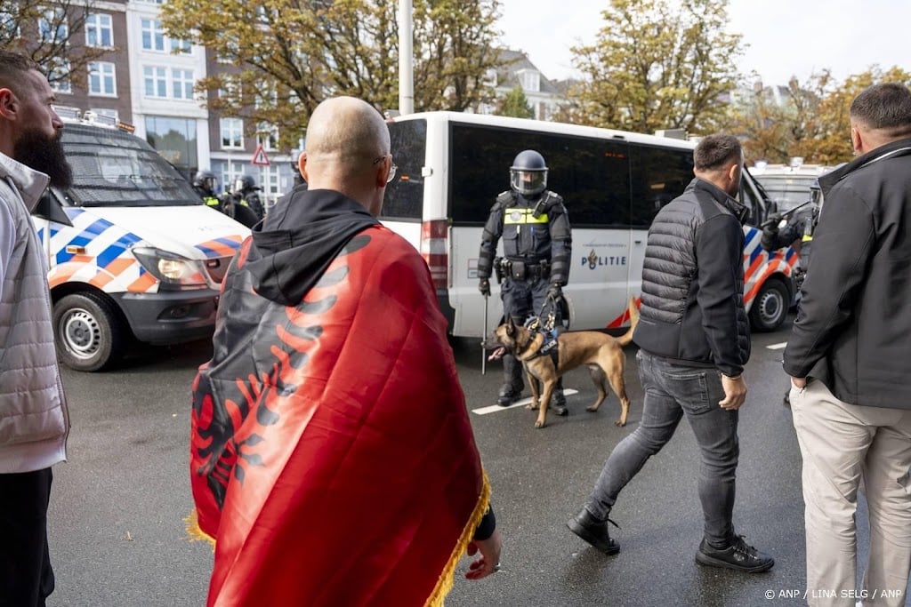 Enkele aanhoudingen om onrust Malieveld, pepperspray ingezet
