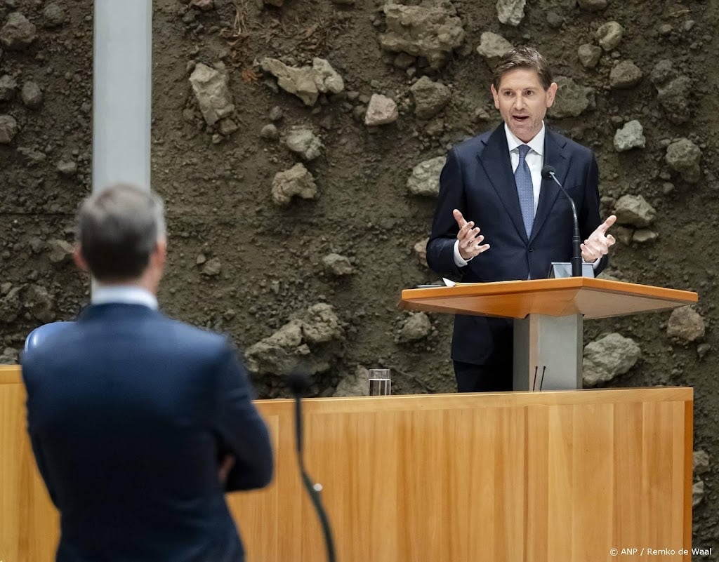 Paternotte vindt dat oppositie met ideeën moet komen