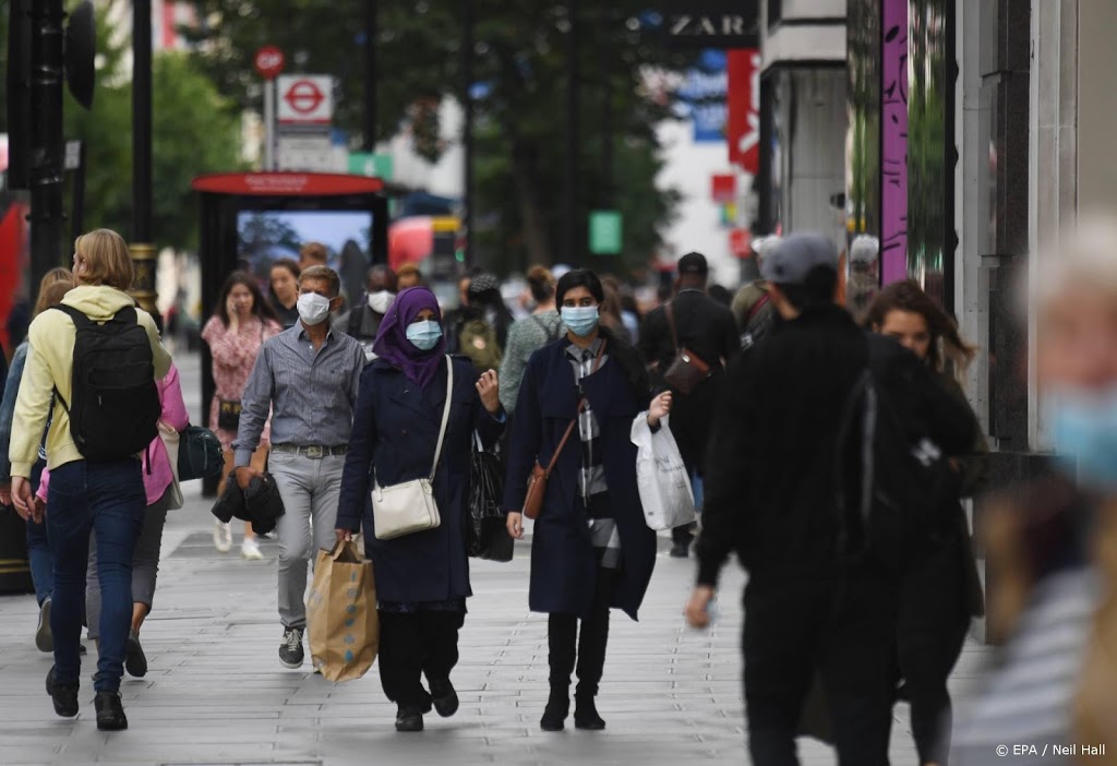 Strengere coronamaatregelen in Parijs en Londen