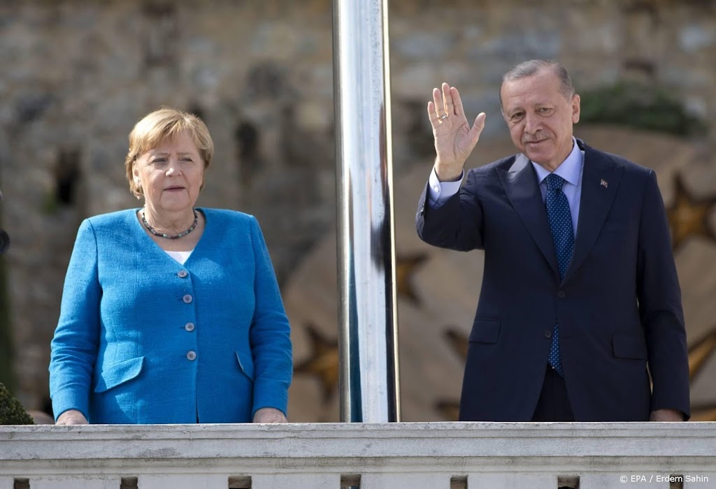 Turkse president eert Merkel en hoopt op voortgang samenwerking