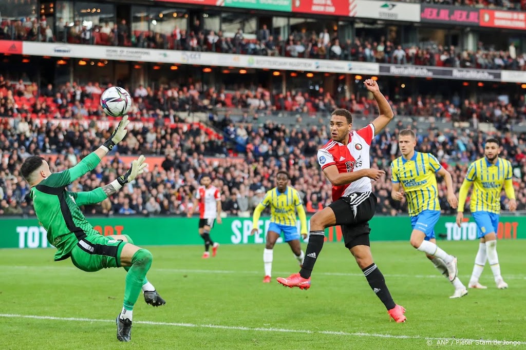 Feyenoord blijft tegen RKC Waalwijk steken op 2-2 in De Kuip