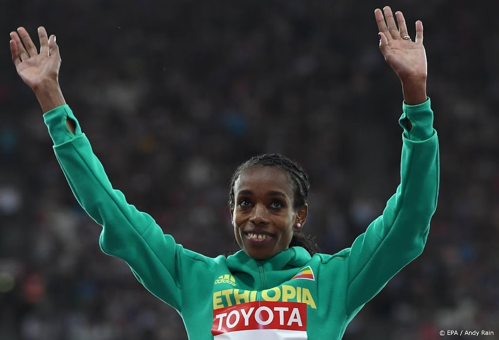 Ayana verbetert parcoursrecord Amsterdam bij marathondebuut