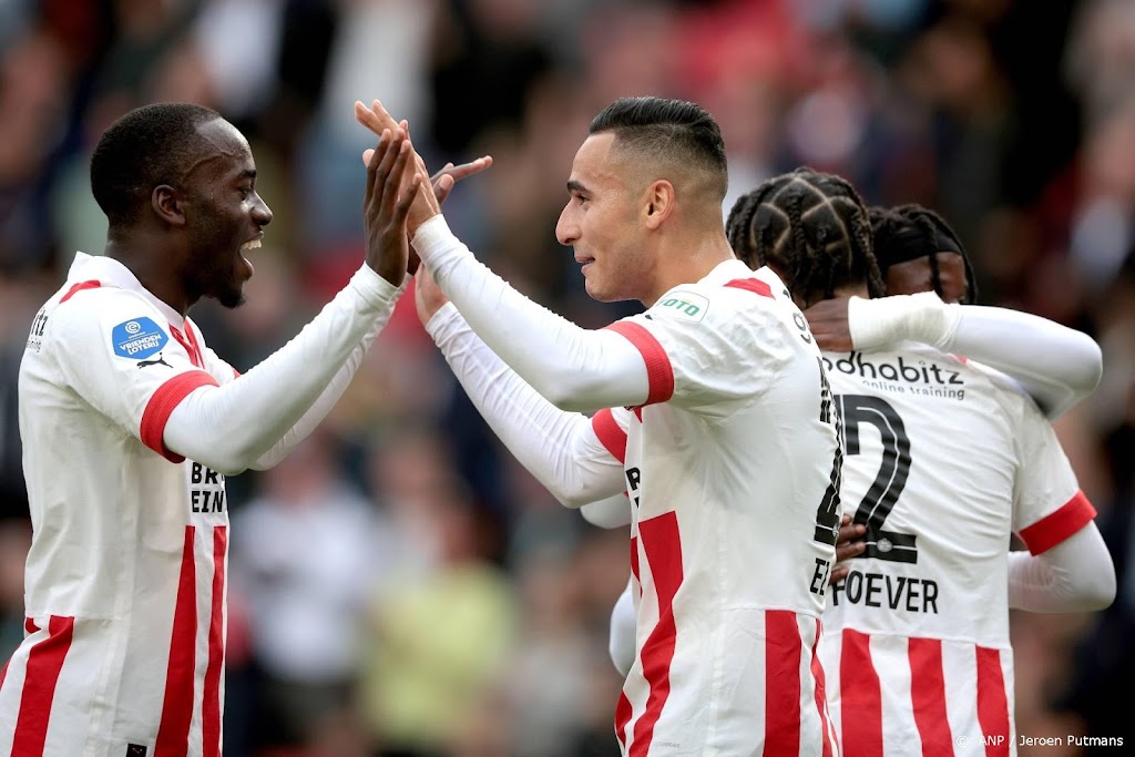 Simons, Til en El Ghazi scoren tweemaal voor PSV tegen FC Utrecht