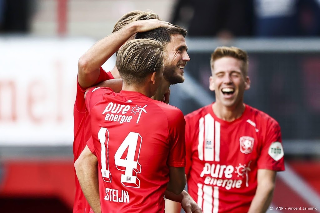 FC Twente wint zonder problemen van wegzakkend FC Groningen