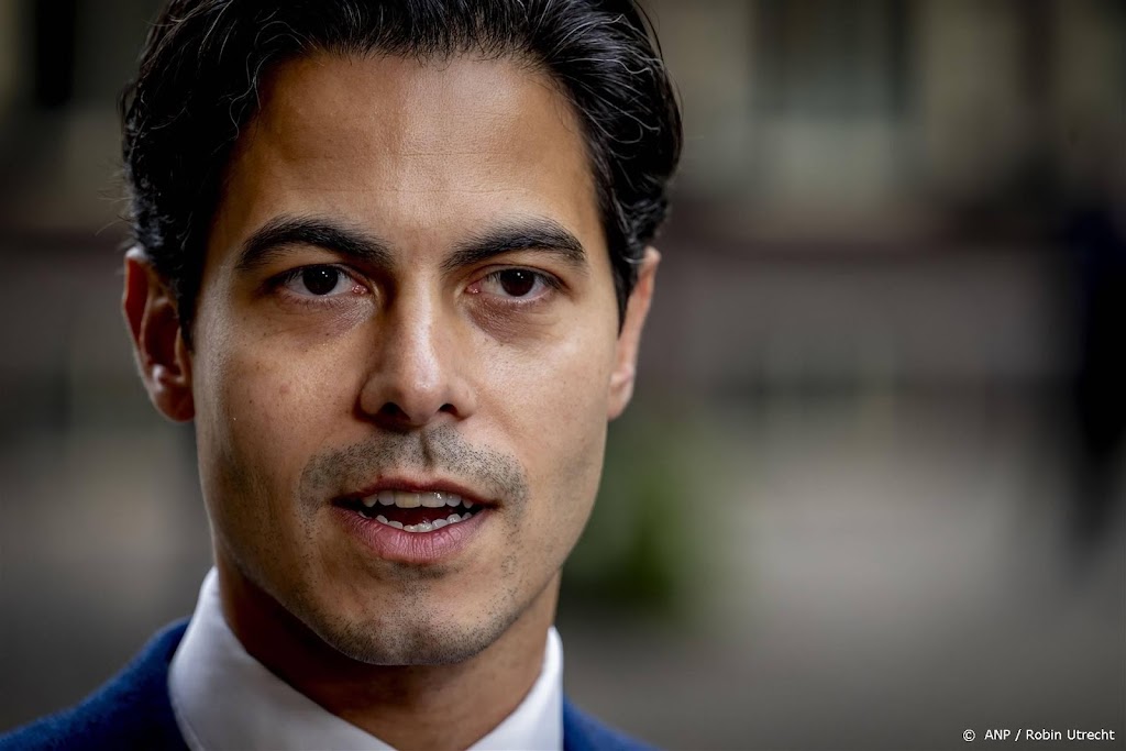 Hoekstra kan bij klimaattop niet aan de zijlijn staan, vindt Jetten