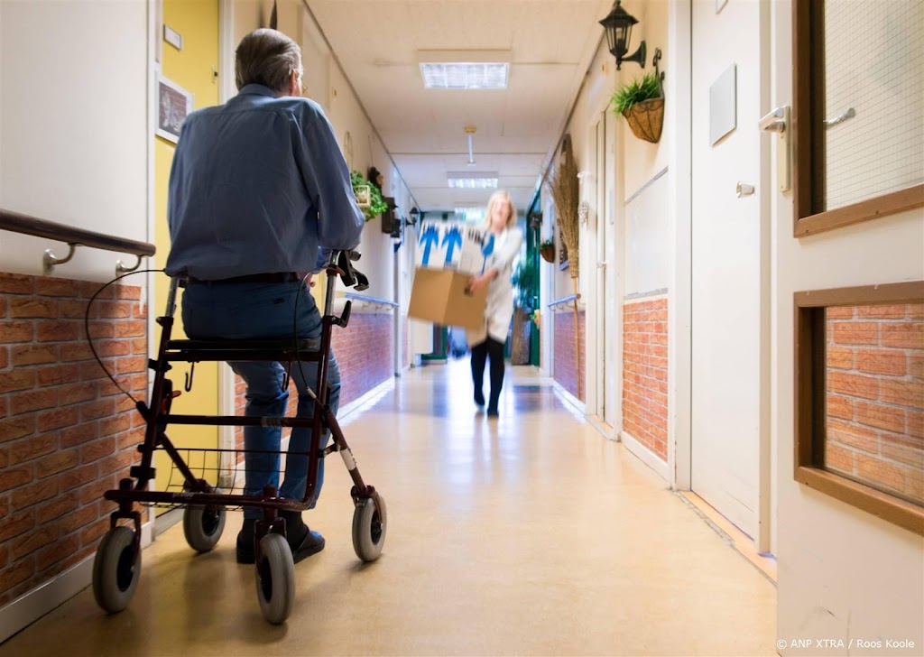 Bezuiniging op ouderenzorg is een jaar verschoven, erkent kabinet