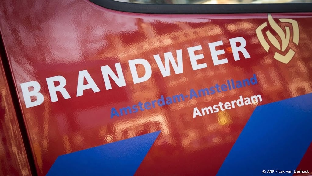 Zeer grote brand in parkeergarage Amsterdam Nieuw-West