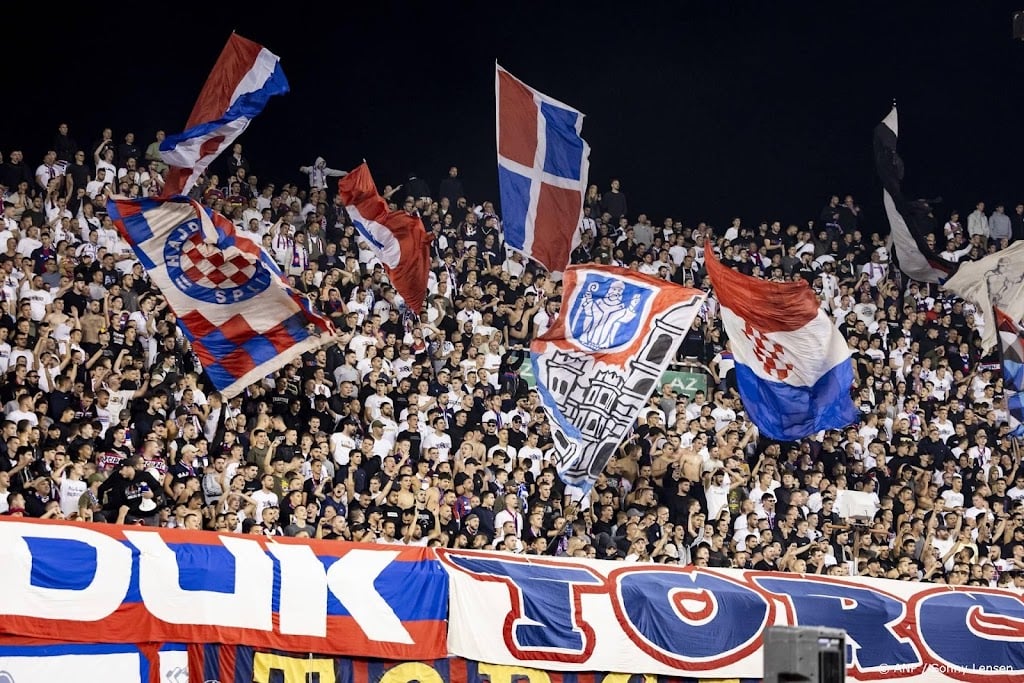 Leiders Kroatië veroordelen nazistische leuzen bij wedstrijd Ajax
