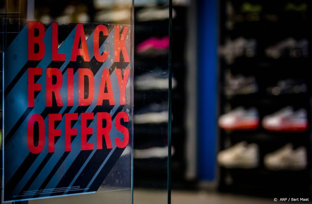 'Winkelstraten met Black Friday bijna de helft rustiger'