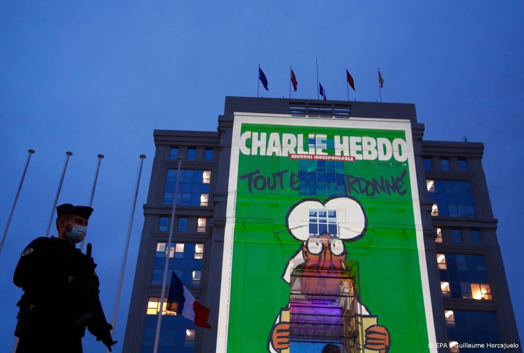 Proces aanslag Charlie Hebdo weer uitgesteld om coronabesmetting