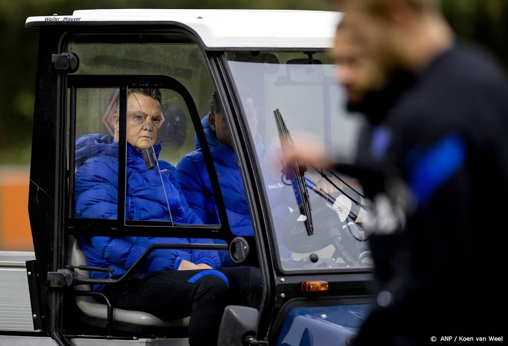 Van Gaal coacht Oranje tegen Noren in De Kuip vanuit skybox 