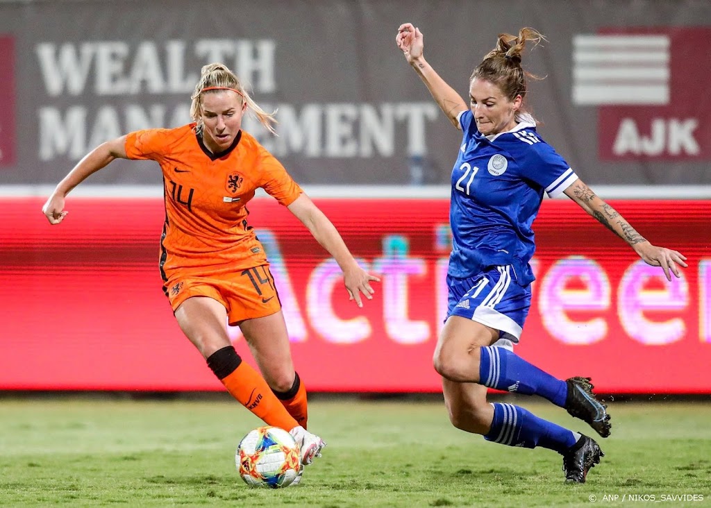 Voetbalsters tegen Tsjechië zonder Groenen, Nouwen en Folkertsma