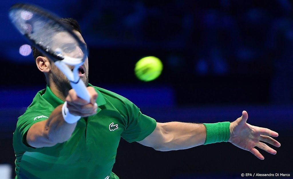 Djokovic eenvoudig langs Roeblev op ATP Finals