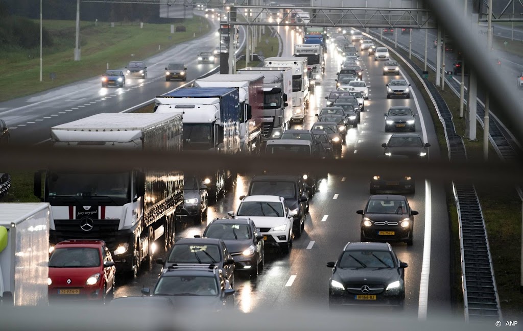 Drukke spitsen verwacht op donderdag, 'werk thuis indien mogelijk'