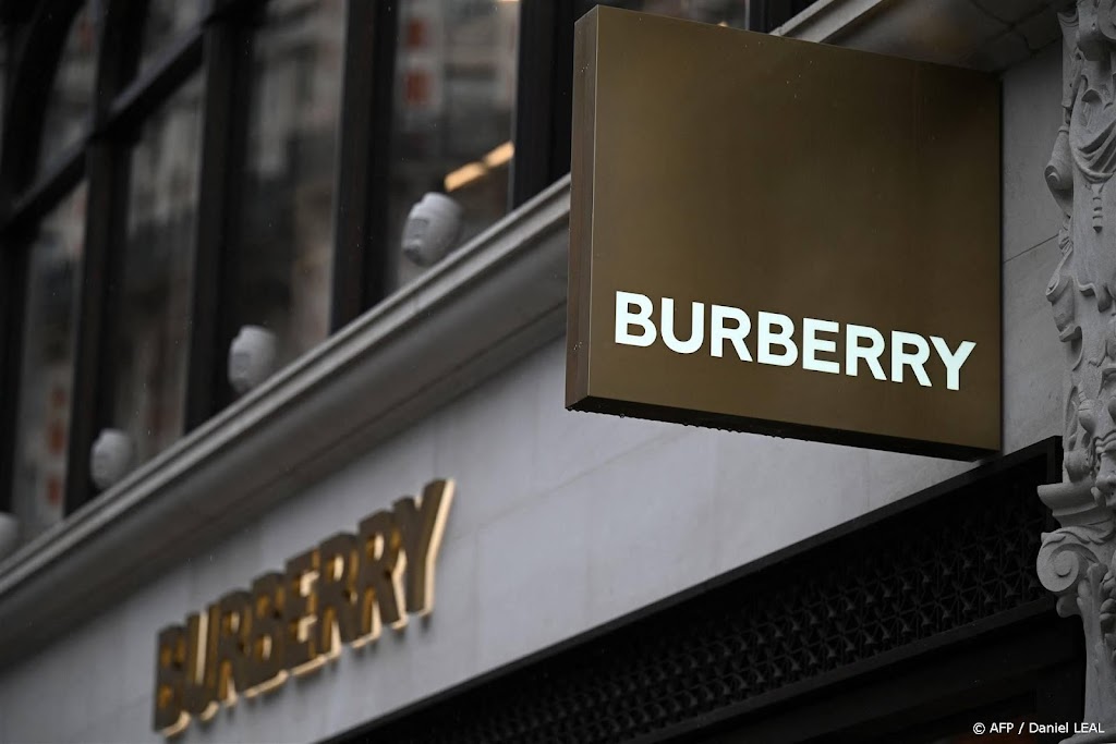 Modebedrijf Burberry merkt afzwakking luxemarkt