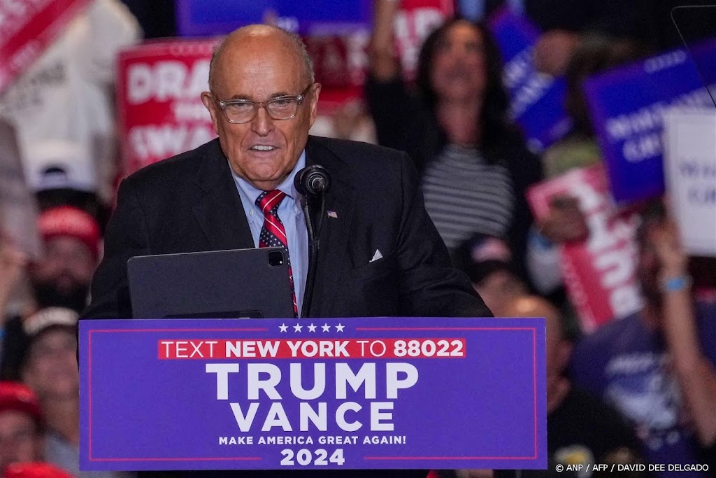 Giuliani staat Mercedes en ander bezit af na verlies lasterzaak