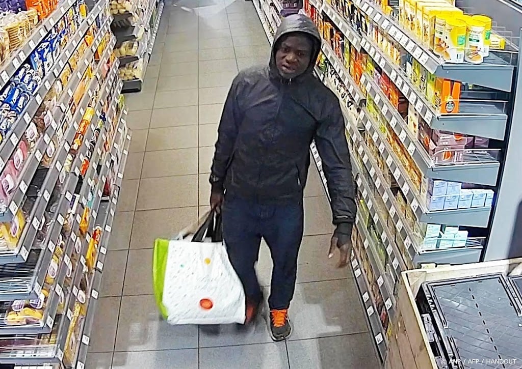 Tegelgooier blijft in Frankrijk voorlopig vastzitten 