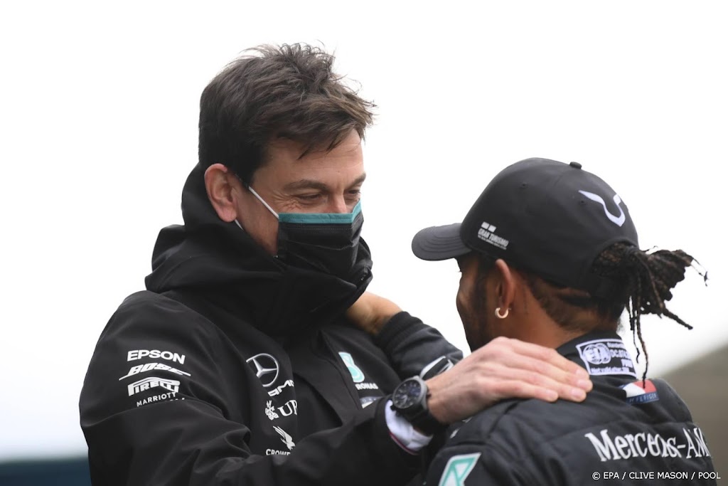 Wolff kan alleen maar hopen dat Hamilton in de Formule 1 blijft