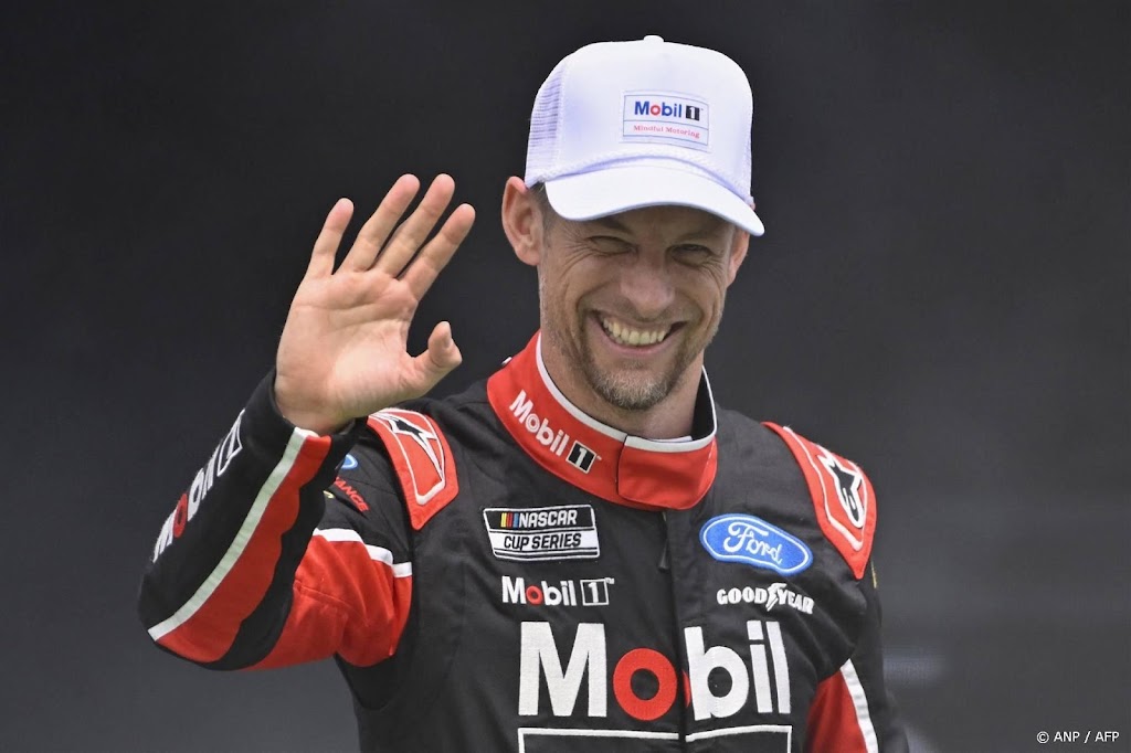 Autocoureur Button in een Porsche naar 24 uur van Le Mans 
