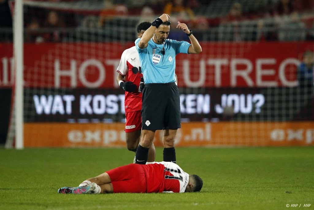 FC Utrecht-coach Jans vermoedt hersenschudding Azarkan