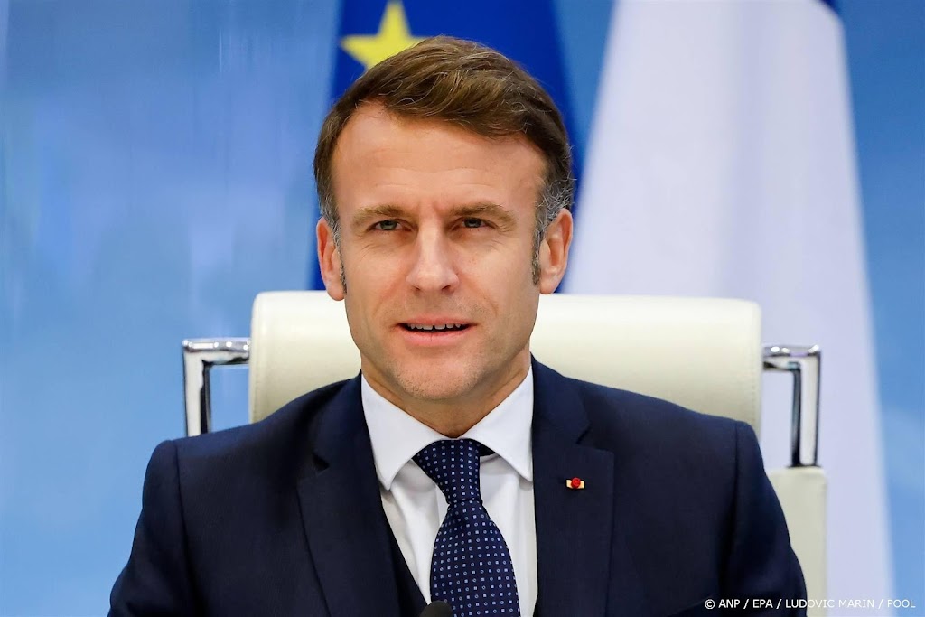 Franse centrale bank verlaagt groeiverwachting om politieke chaos