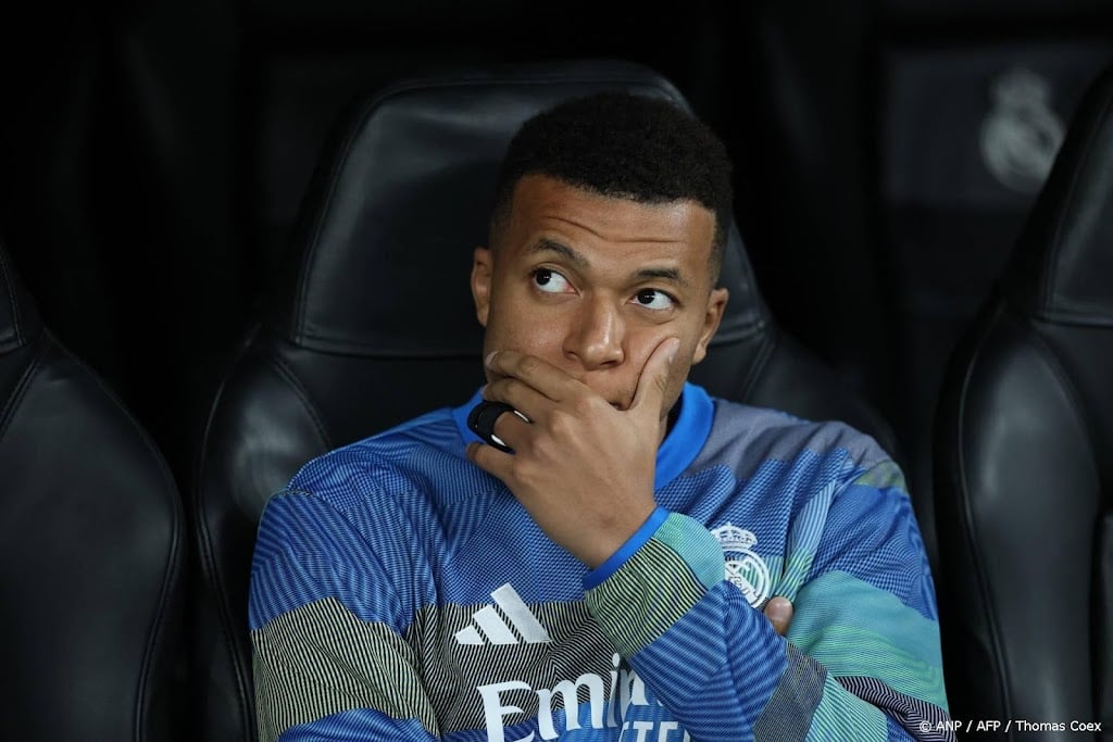 PSG moet Mbappé bijna 61 miljoen euro achterstallig loon betalen