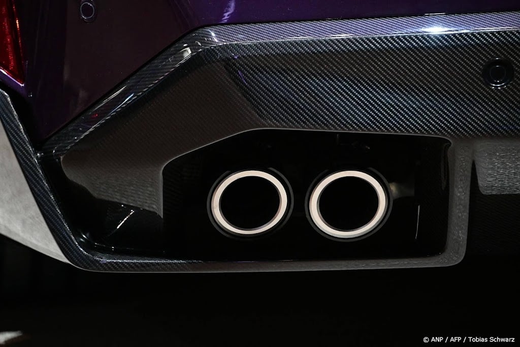 Brussel ziet af van volledig verbod verbrandingsmotor auto 2035