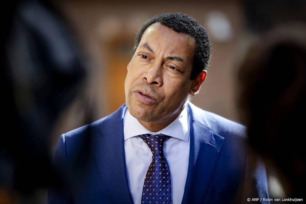 Franc Weerwind burgemeester Terneuzen, volgt Van Merrienboer op