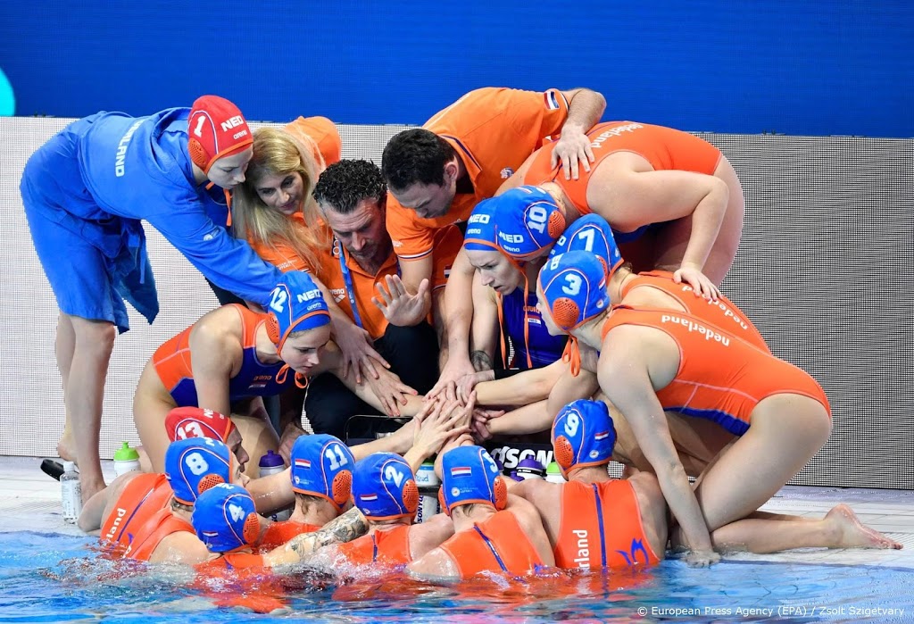 Op 23 januari moet het voor de waterpolosters gebeuren in Triëst 