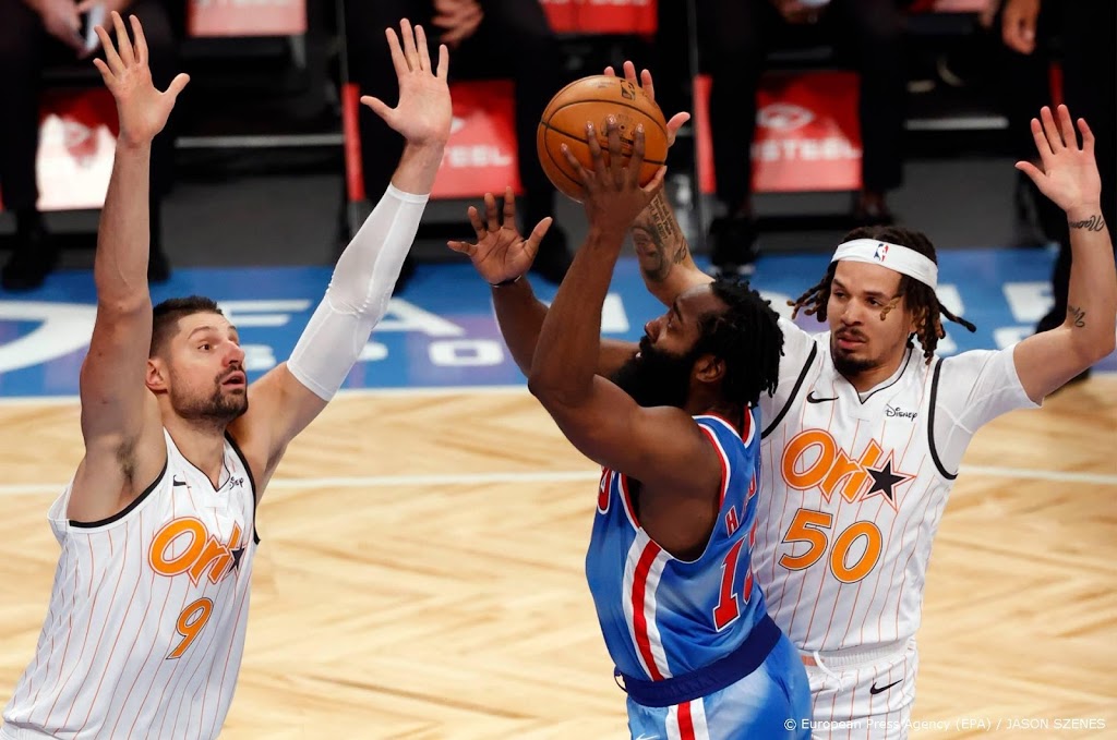 Hoofdrol basketballer Harden bij debuut voor Brooklyn Nets