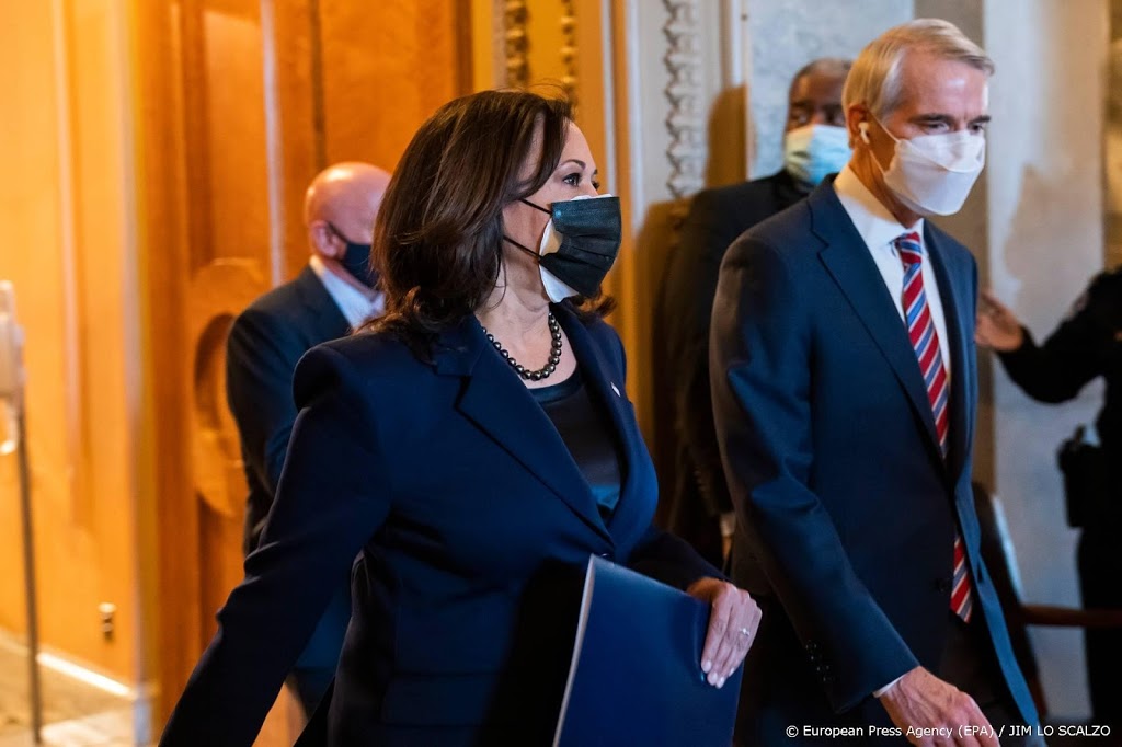 Kamala Harris geeft maandag haar Senaatszetel op