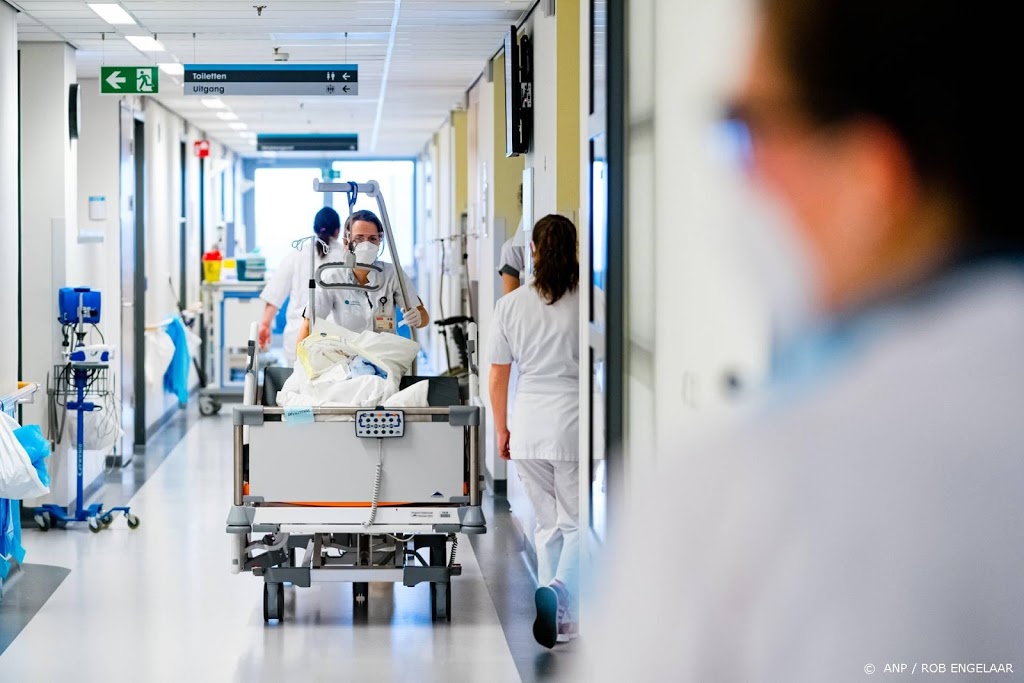 Aantal coronapatiënten in ziekenhuizen iets omhoog