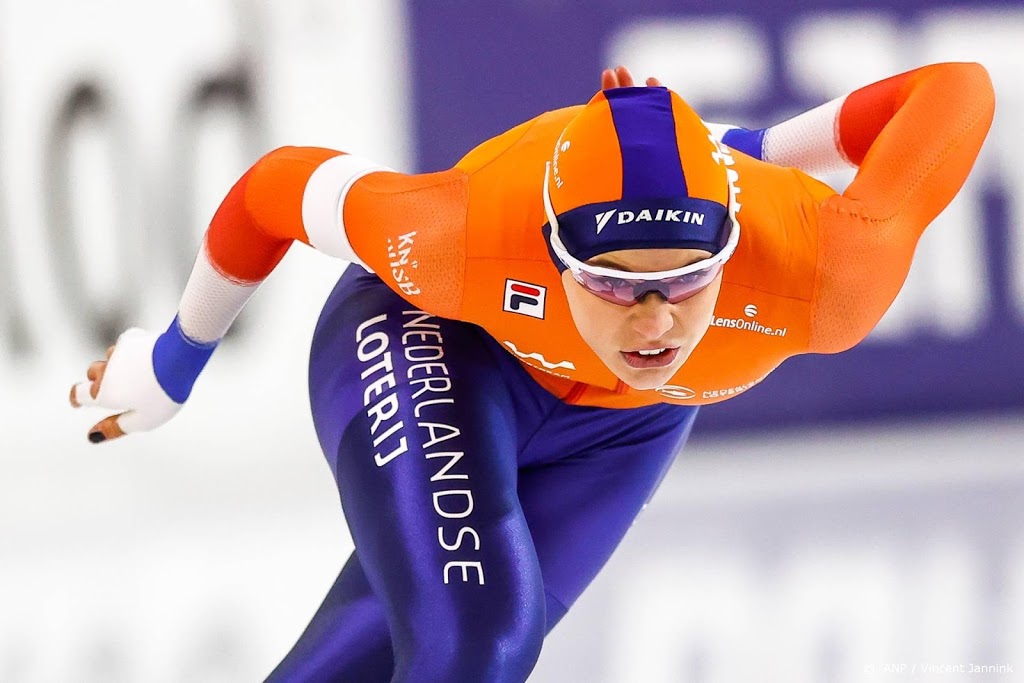 Schaatsster Leerdam wint Europese sprinttitel, brons voor Kok 