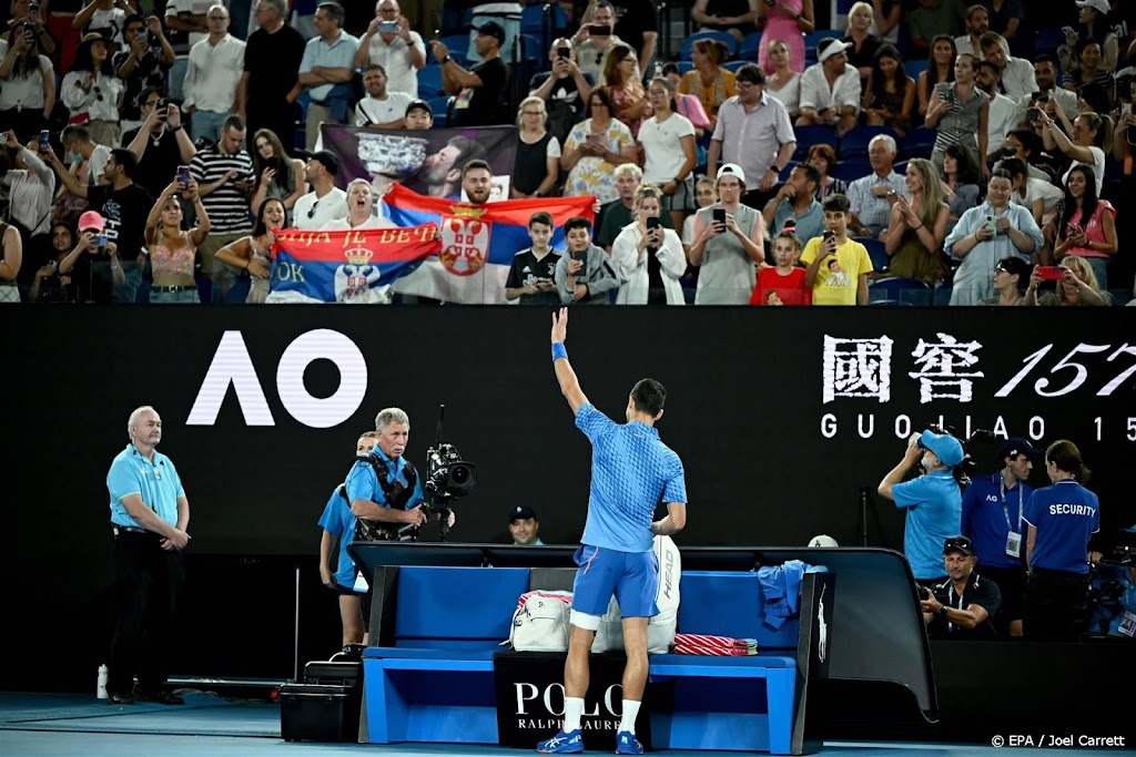 Djokovic wint eenvoudig bij rentree op Australian Open