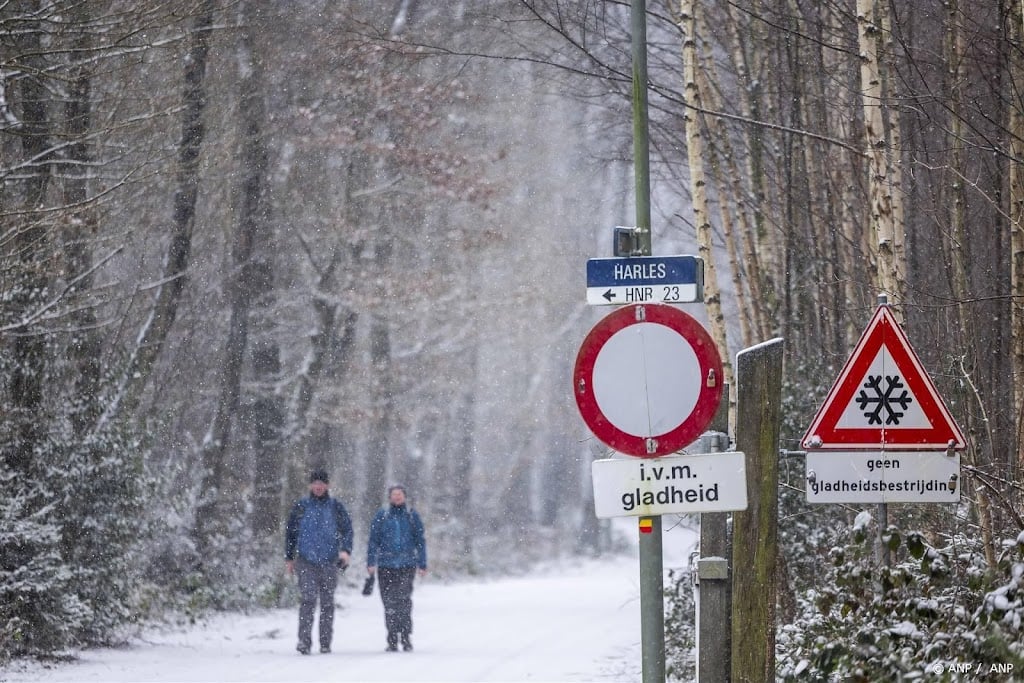 Sneeuw bereikt zuiden Nederland, ook winterse buien in noorden