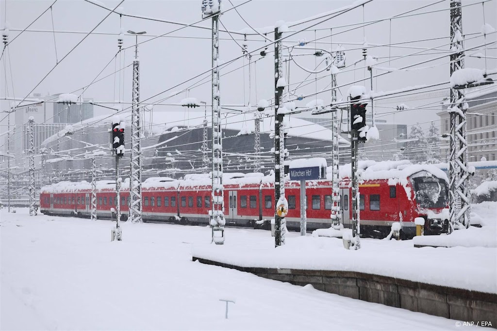 Dode, verstoringen en waarschuwingen door winterweer Duitsland