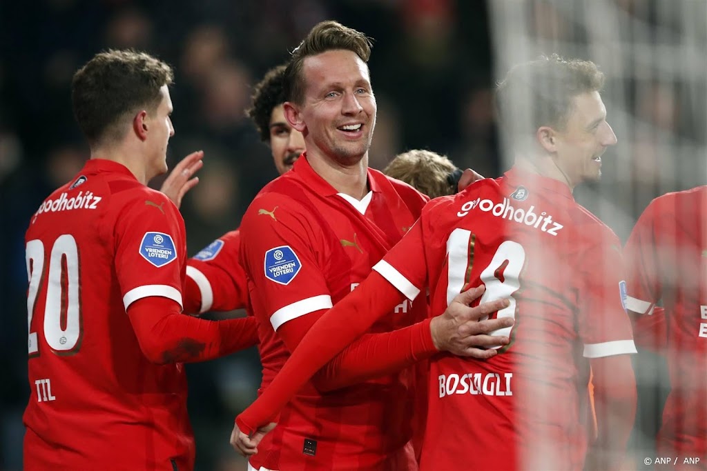 Oppermachtig PSV na zege op FC Twente ook door in KNVB-beker 