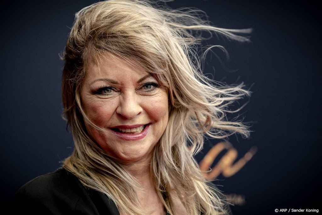 Zangeres en presentatrice Manuëla Kemp (61) overleden