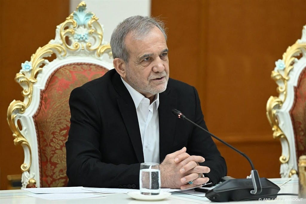 Iraanse president Pezeshkian gearriveerd in Rusland