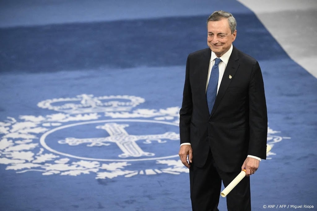 Oud-ECB-president Mario Draghi ontvangt prestigieuze Karelsprijs