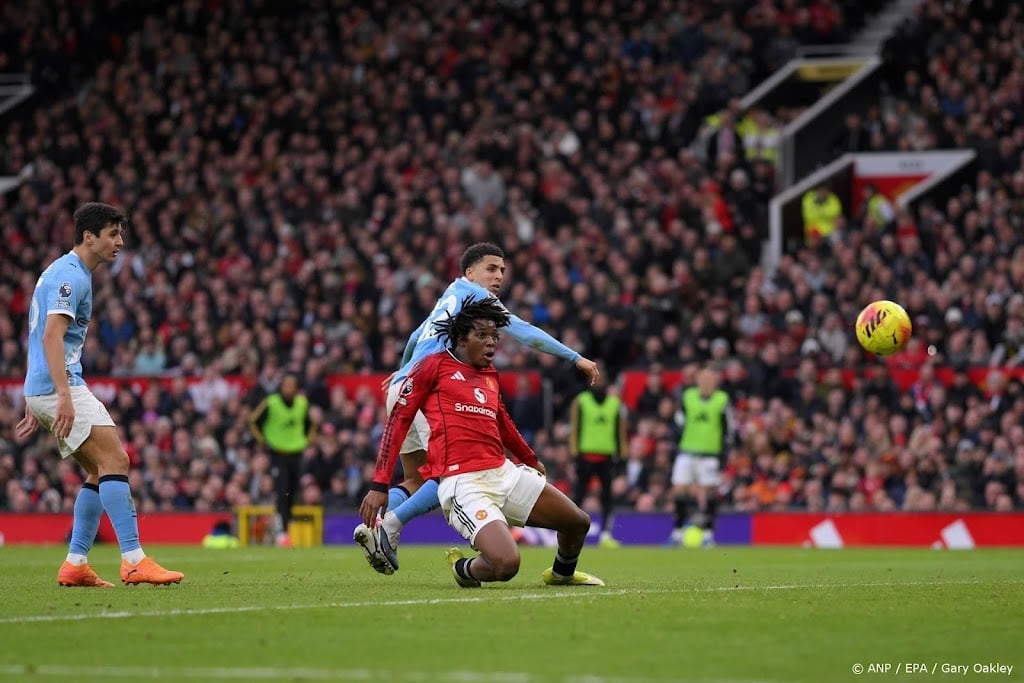 United verslaat City in stadsderby van Manchester