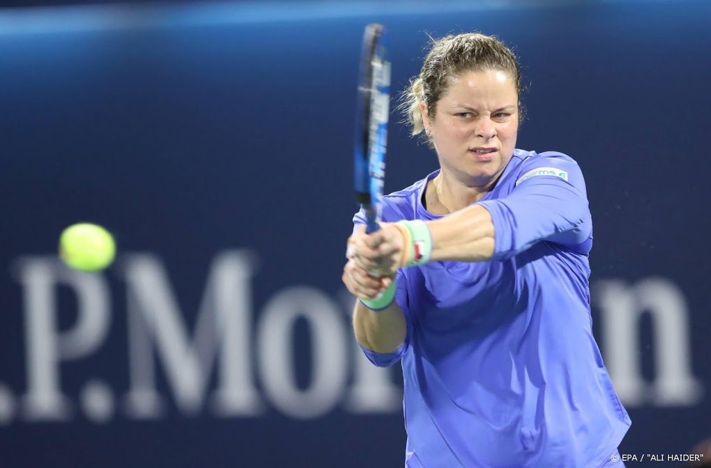 Clijsters verliest bij rentree in Dubai in twee sets van Muguruza