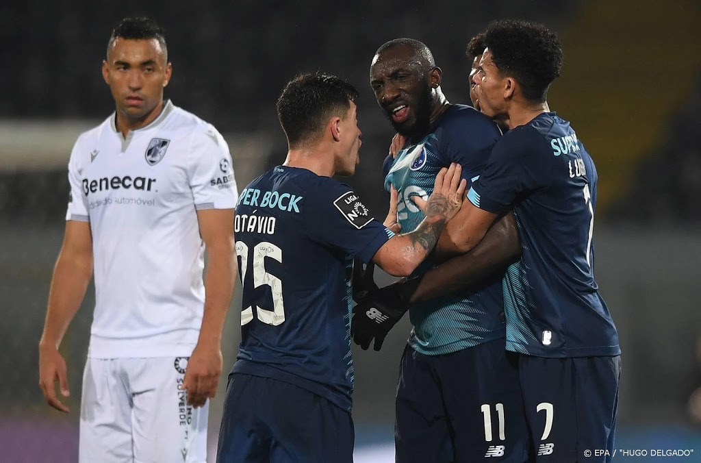 Vakbond steunt voetballers die van het veld stappen bij racisme