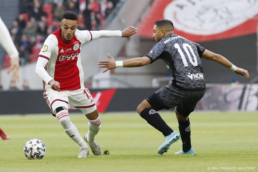 Ajax ziet Mazraoui uitvallen met enkelblessure
