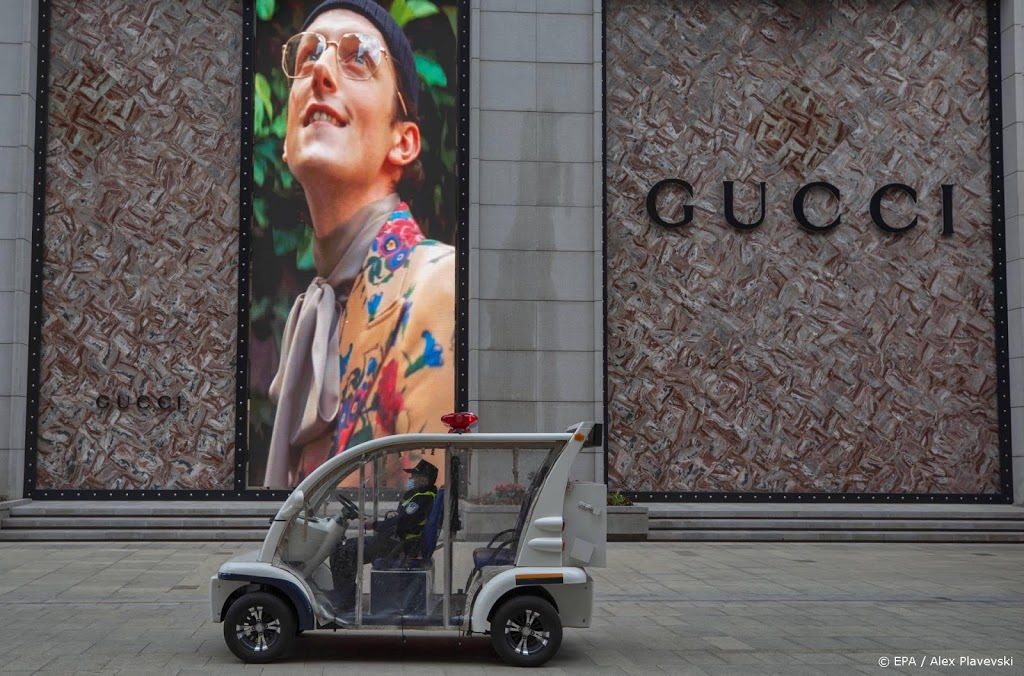 Moederbedrijf Gucci ziet omzet weer dalen door corona