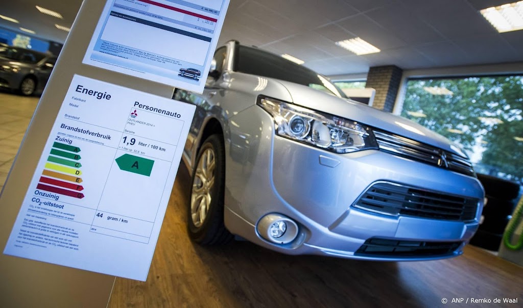 Europese autoverkoop in januari verder omlaag door chiptekort