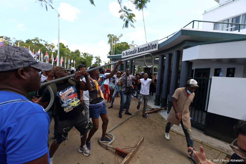 Regering Suriname veroordeelt bestorming parlementsgebouw